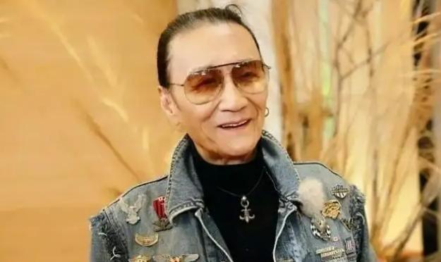 1981年，“竹联帮”大佬王羽在饭店吃饭时，与“四海帮”的人发生冲突，最后王羽被