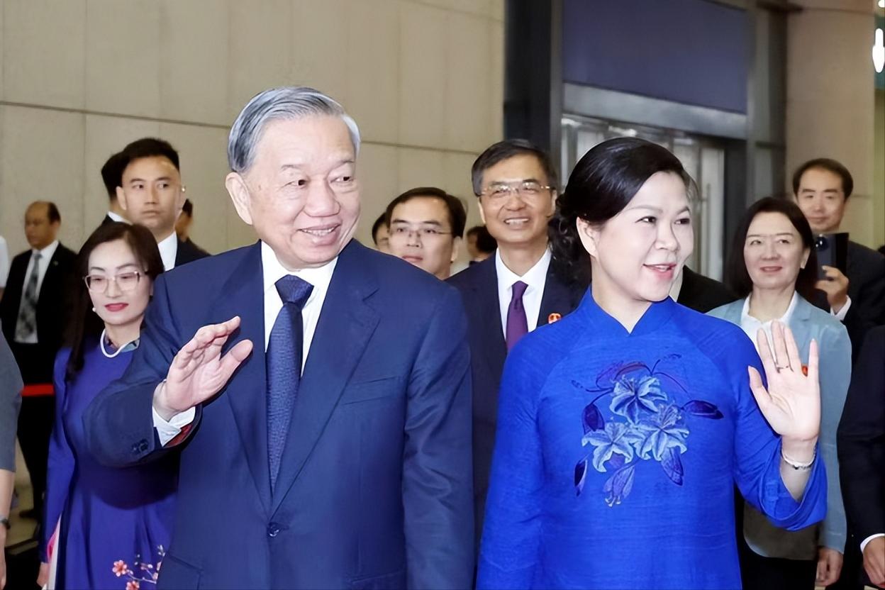 苏林前脚刚登上回越南的火车，中越联合声明后脚就落了地，这节奏快得让人直呼：这才是