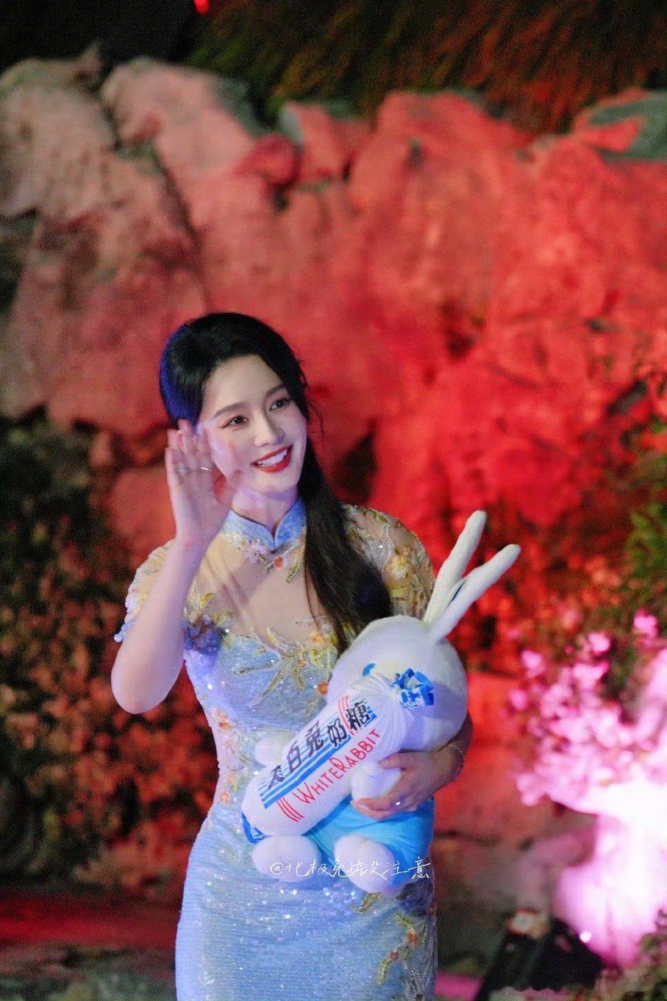 我居然才爱上李沁 从庆余年的鸡腿姑娘到白鹿原的田小娥，每个角色都极具辨识度，李沁