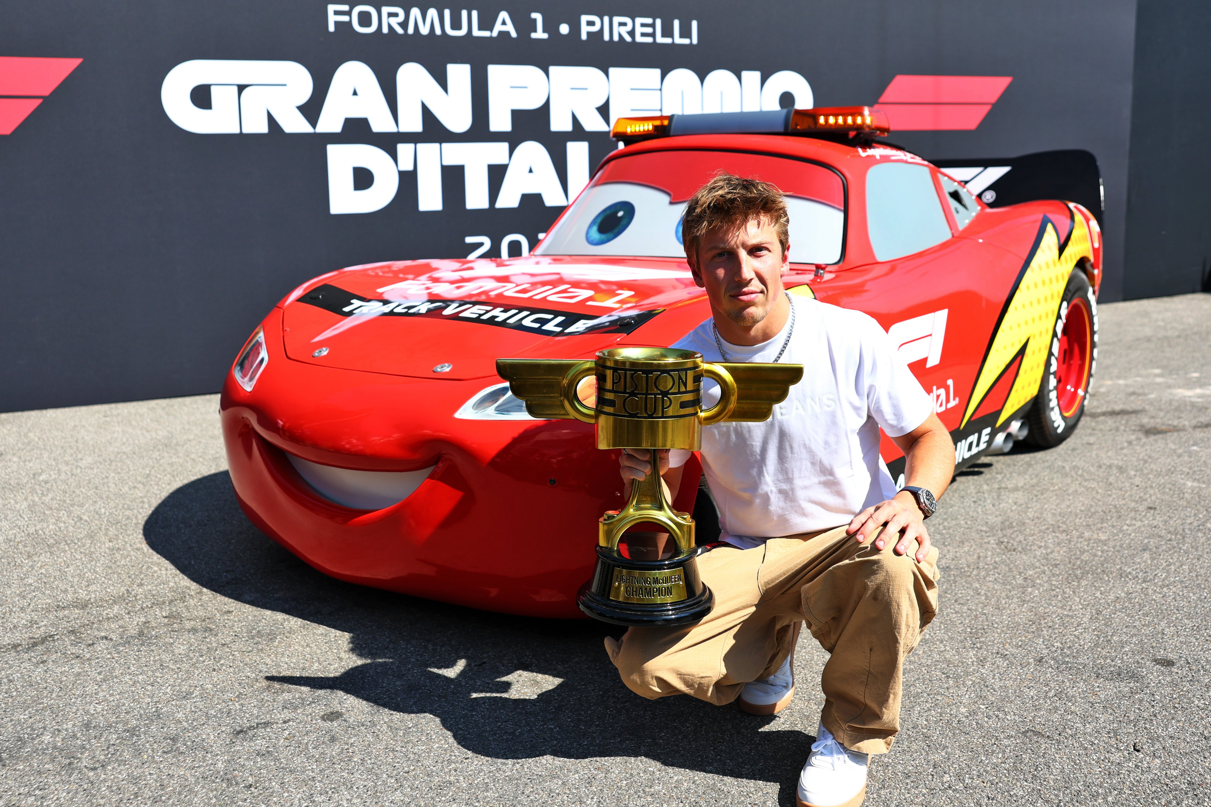 让我们恭喜劳森终于捧得了心仪的活塞杯🏆F1[超话]2026F1意大利大奖赛 （