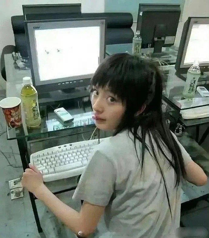 刷到一组杨幂的史前照片 ​​​