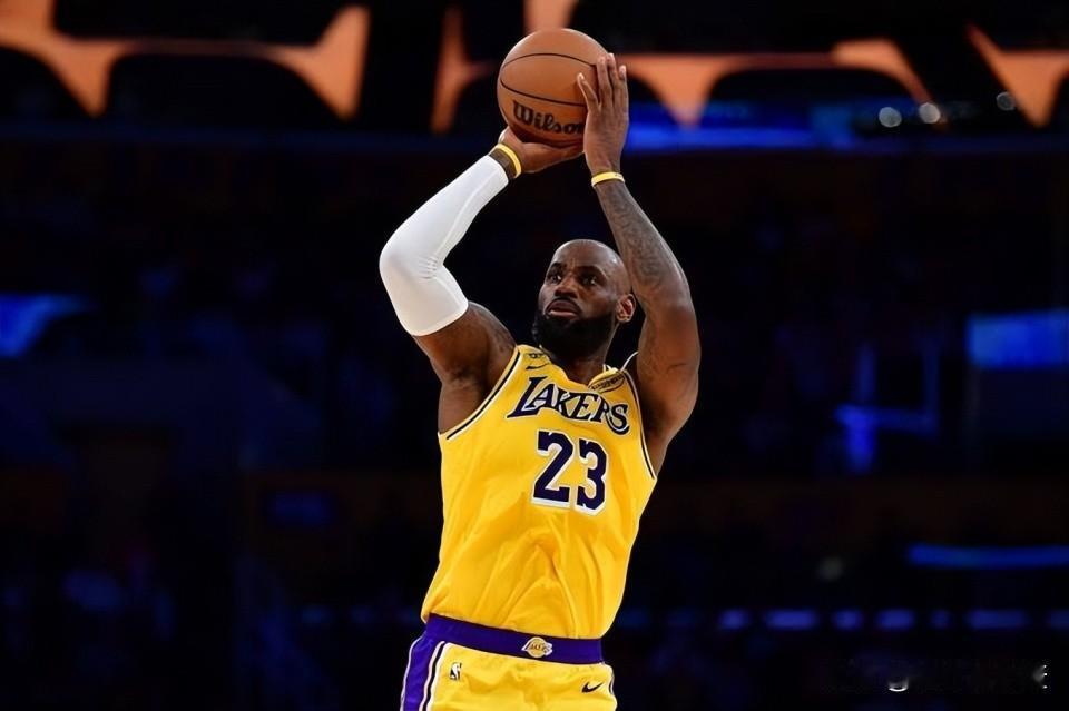 洛杉矶湖人休赛期的操作方式在很大程度上将围绕勒布朗-詹姆斯（LeBron Jam