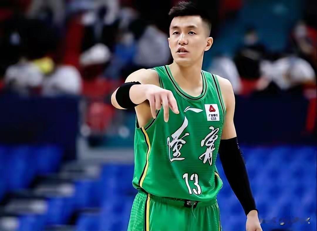 辽宁队已经失去往日的辉煌。三连冠的时候那个风采，已经不在了。面对现实吧，辽宁队卧