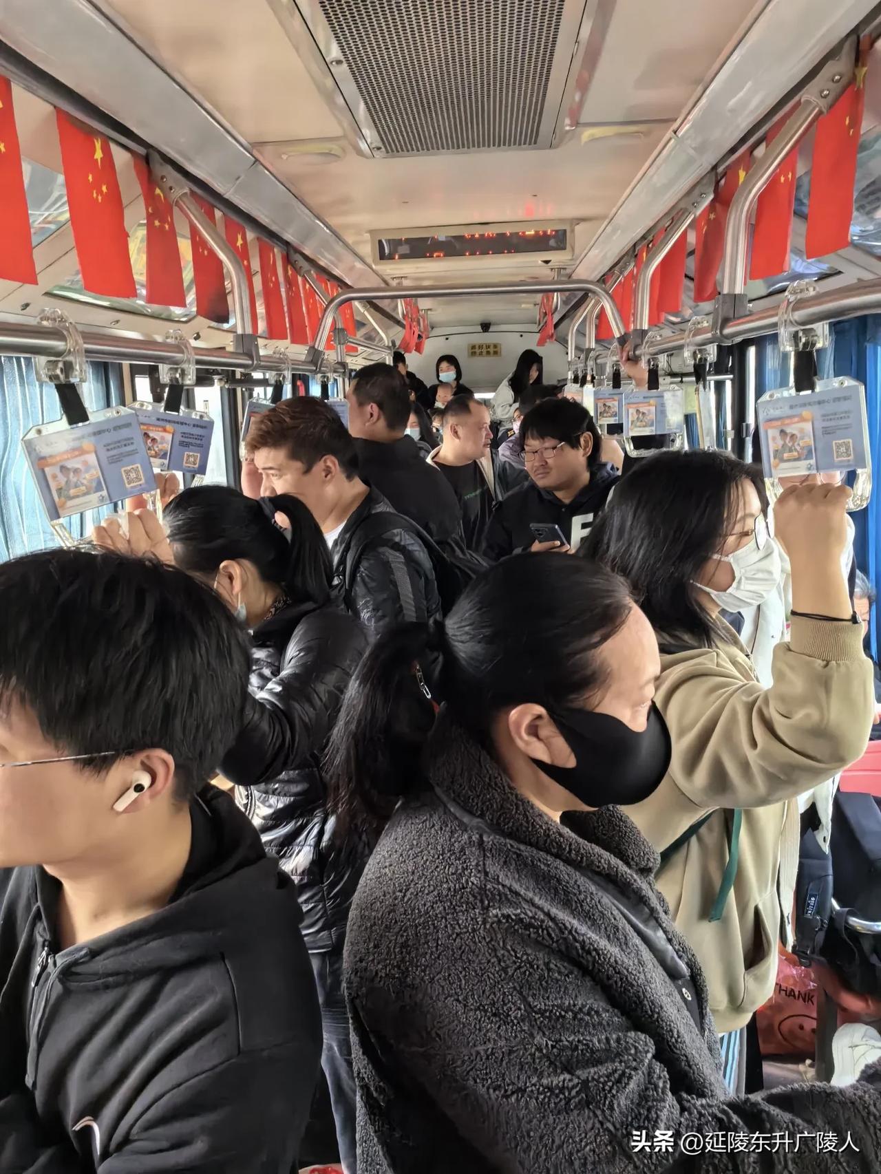 节假日，扬州公交对外地乘客免费乘坐，烟花三月下扬州，扬州人诚意满🈵，礼迎八方游
