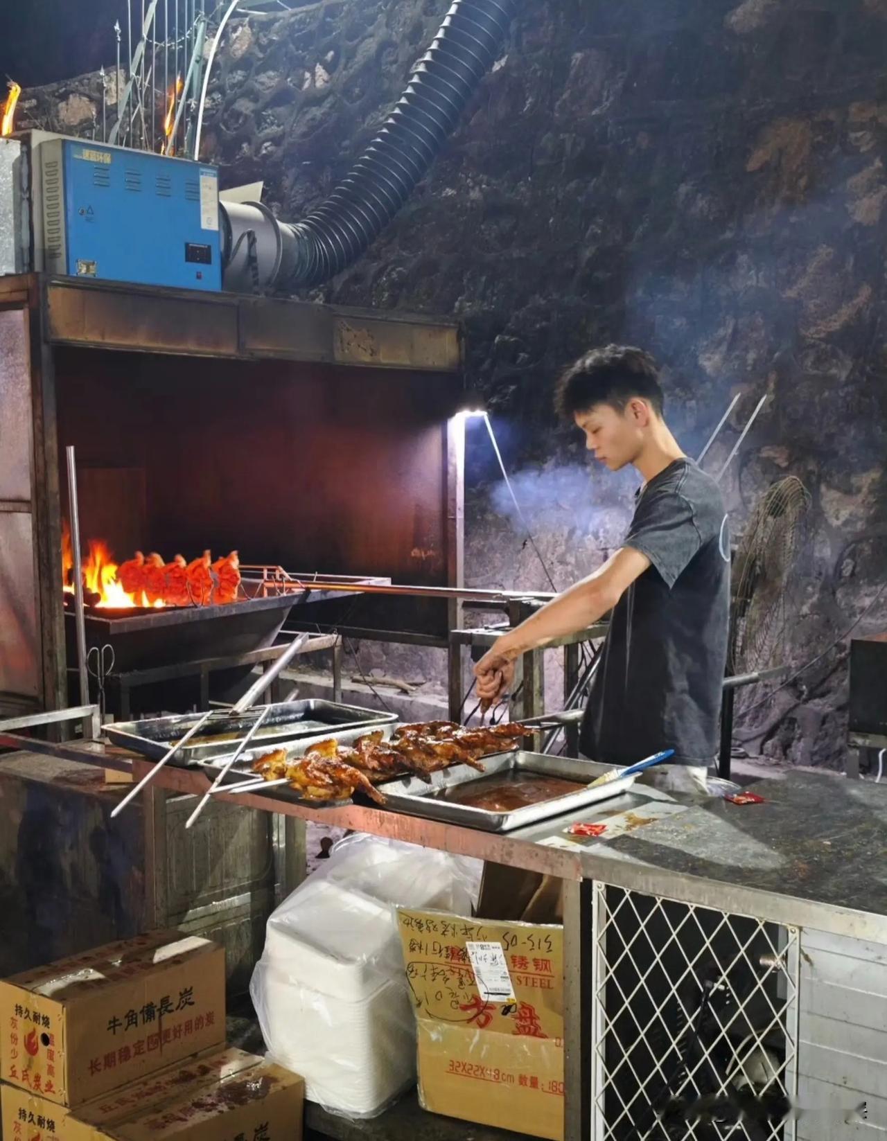 深圳16岁烤鸡少年陷