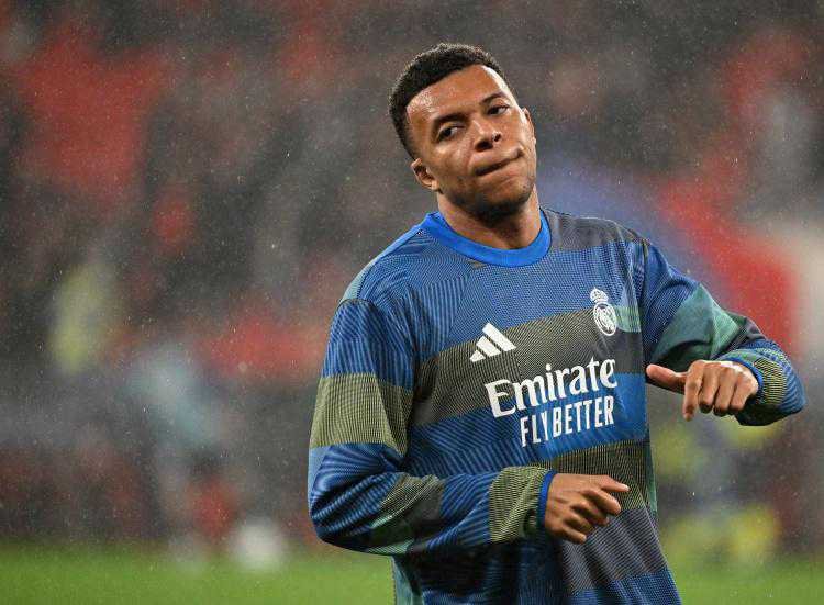 已经结束咧！皇马欧冠出局大概率“四大皆空”，问题重重怎么办对皇马来讲，这场失败几