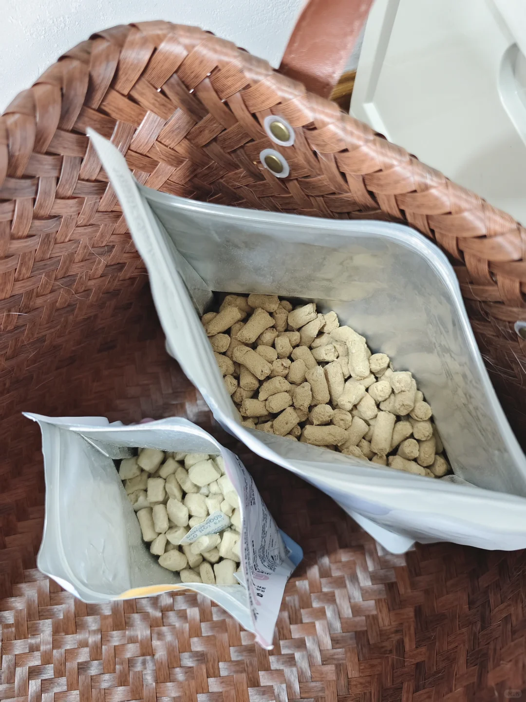 猫猫乳鸽冻干决赛圈？！（小鲜砖VS丸味）