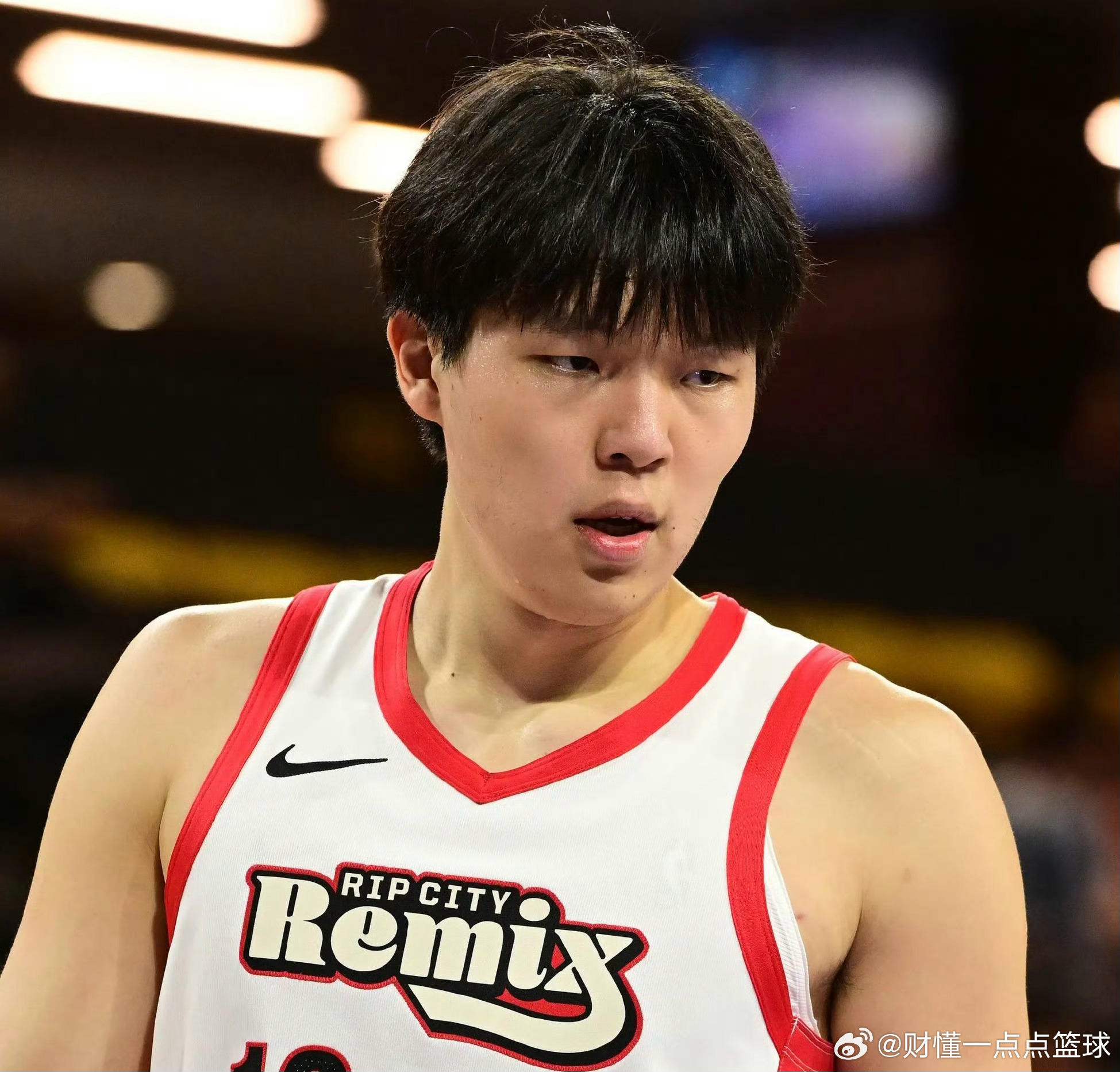 炸裂！杨瀚森下半场6中6锁胜局，率混音客场擒马刺，季后赛席位稳了！今天G联赛收官