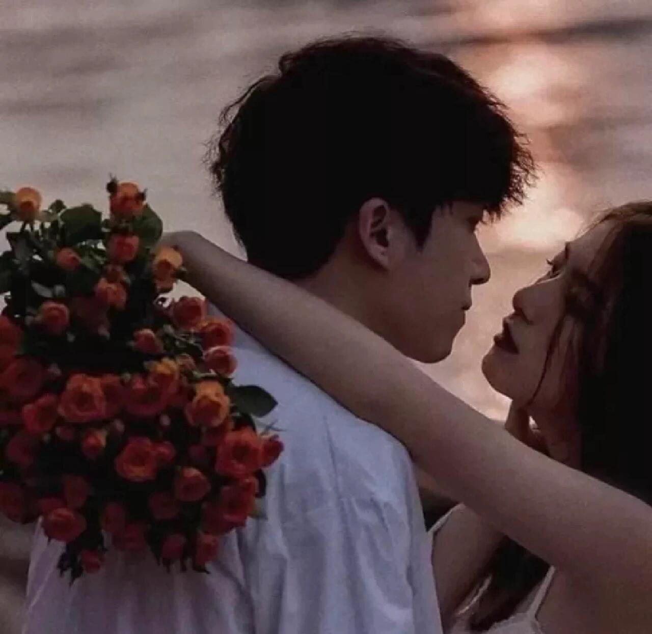 网恋奔现本该甜蜜相聚，可云南男子带着越南籍女友说是去广东打工，结果半路竟把女友以