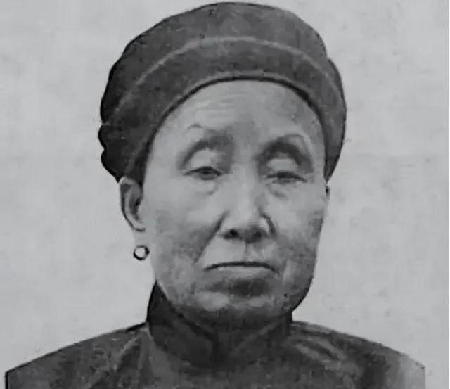 1950年，毛主席不顾周总理苦苦求情，坚决要处死蒋介石的姐姐，即使她曾经是赫赫有