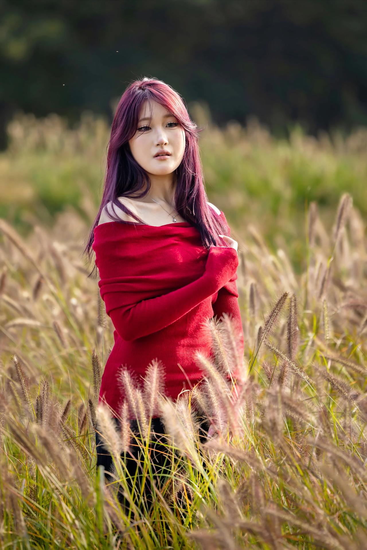 金秋时节美女出游
#秋景美人欢笑# #漂亮晚秋# 
#感受秋日的美# #秋日美照