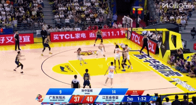 庞峥麟快？我杨溢比你更快，杨溢打出CBA最好半场！

今晚的杨溢，表现非常出色