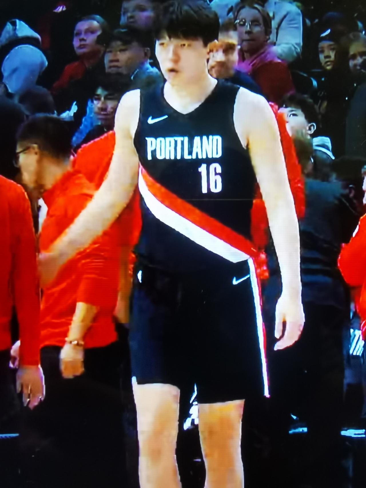 瀚森能撑到云开日出的那一天吗？

        开拓者主场125-122，险胜