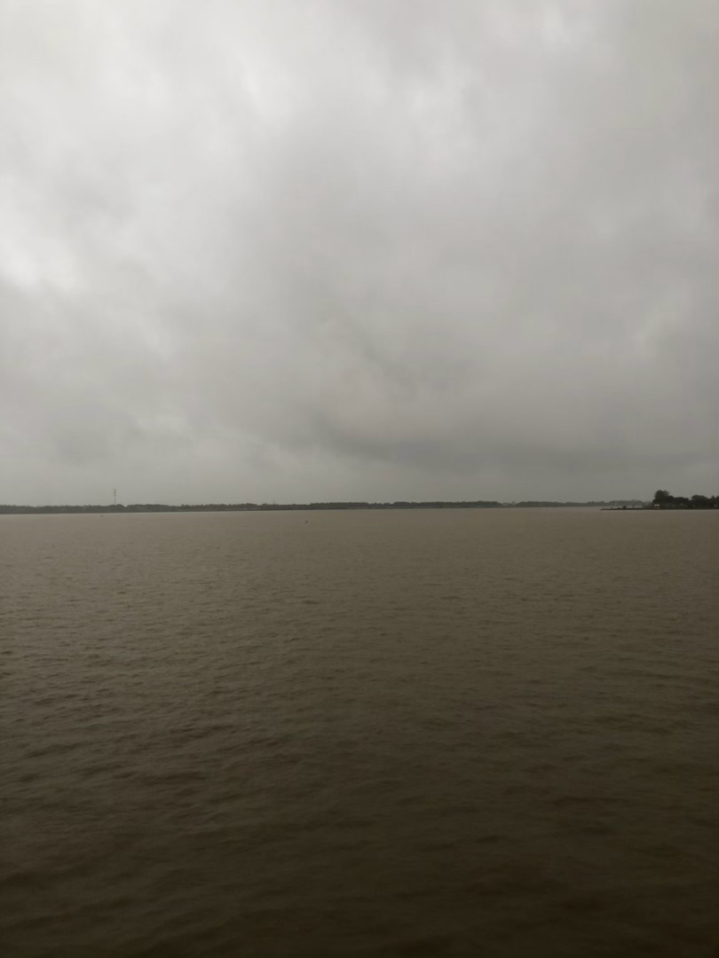 广东的天是不是破了一个洞，天天下雨。整个人状态都不好了。 