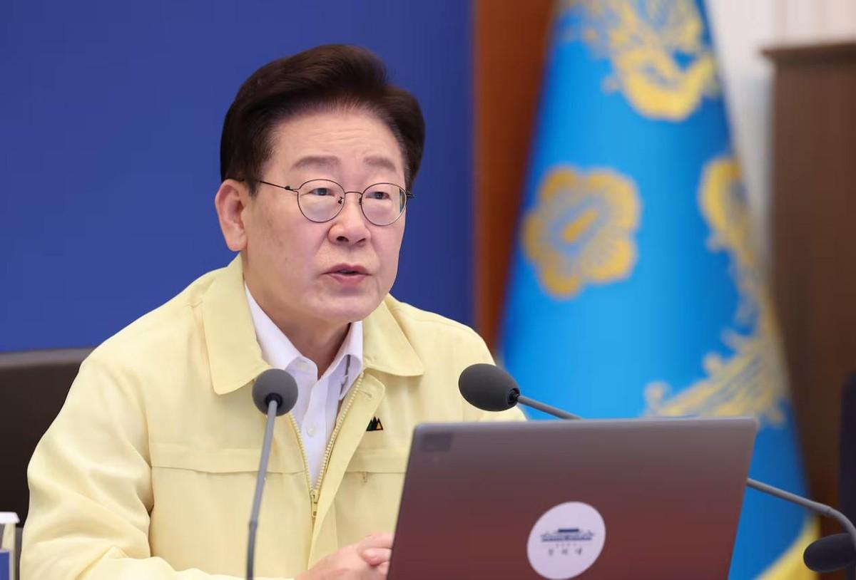 韩国的军事硬件实力不容小觑，完备的打击体系加上成熟的国防工业，单看纸面条件，似乎
