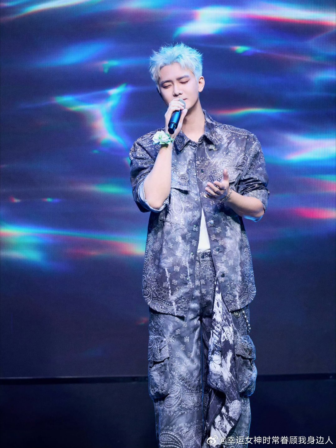 熊梓淇十周年特别演出官宣熊梓淇从歌手到演员再回歌手始于歌声，深耕荧幕，十年归位做