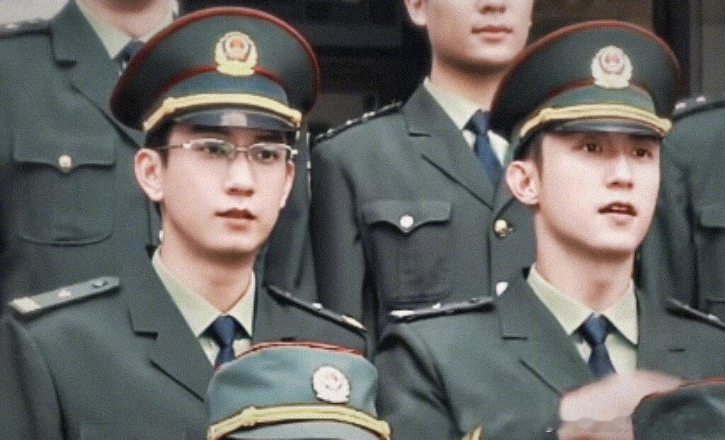 感觉是胸前挂俩大红花就能结婚的程度（bushi[喵喵] #北燃# ​​​