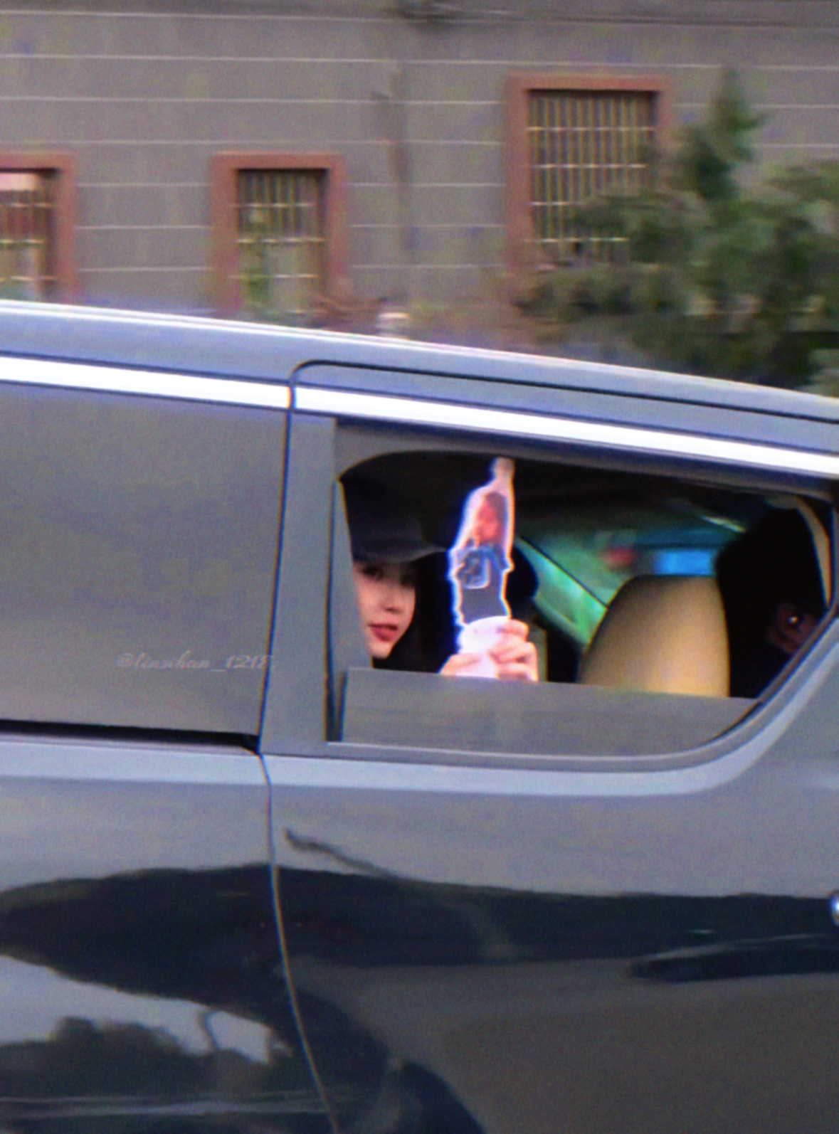 虞书欣真的好宠粉积极营业，翻牌粉丝每天云初令上班饭撒打出一套爱的手势舞生日会筹备