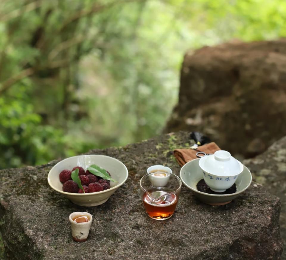 上联：白酒 啤酒 葡萄酒 等你好久
下联：？？？
友友求下联 对联求下联 
（下