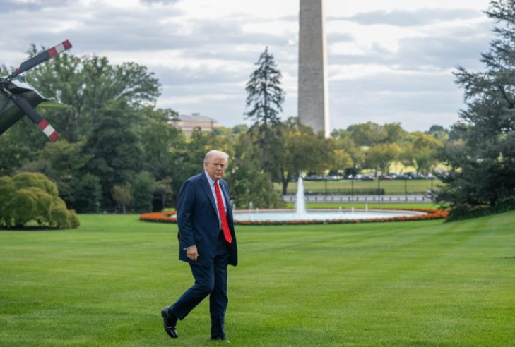 特朗普又在炫耀“功绩”了。他接受采访时嚷嚷：“关税可是咱们成功的关键，我们已经从