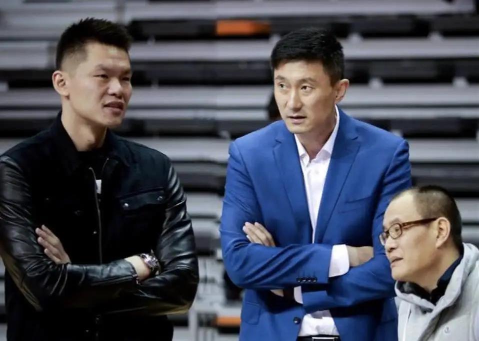 杜锋明晚上可得加把劲了，不然的话很多人邦你们找老师了图③④都是[大笑][大笑]