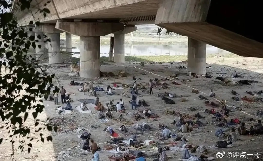 印度高温警报：单日热死超3000人印度阿三们都在想，去哪里避暑好呢？有空调，有水