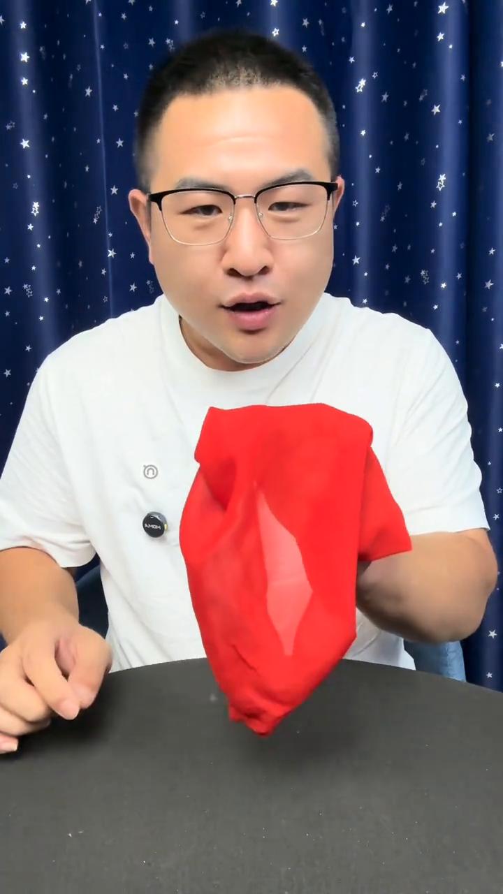慢点，看着，慢点，慢镜头，这是扣不是扣，是这样就看的清清楚楚，这是死扣不是死扣，