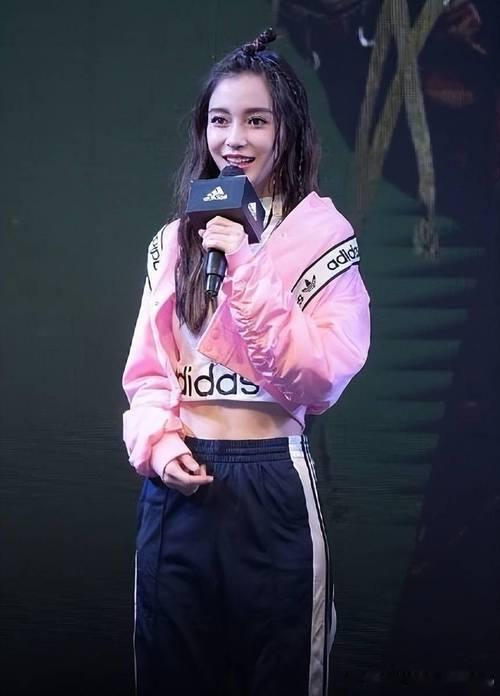 angelababy[超话] 忆往昔2018年10月11日，深圳海岸城阿迪达斯活