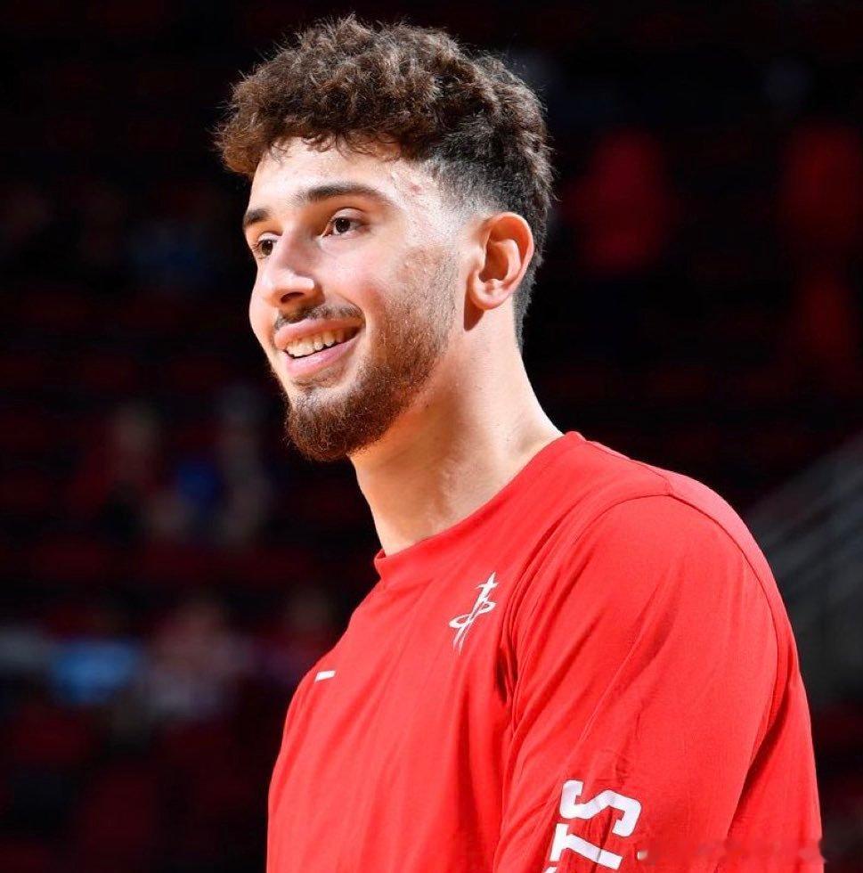 NBA季后赛历史上场均得分20+篮板10+抢断2+的球员：1. 阿尔佩伦·申京 