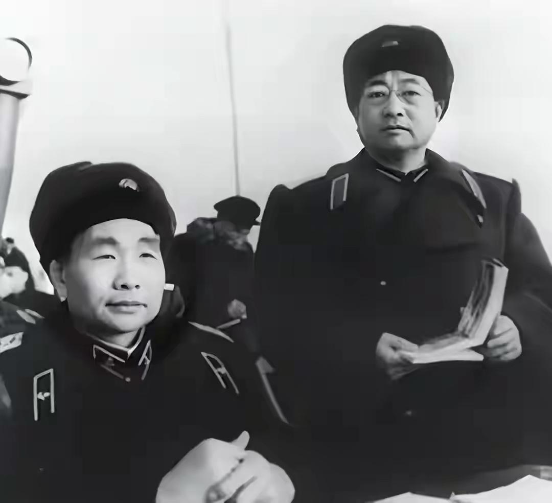 不是说我吹！这二位老前辈中可以认出一个，绝对是历史课代表。