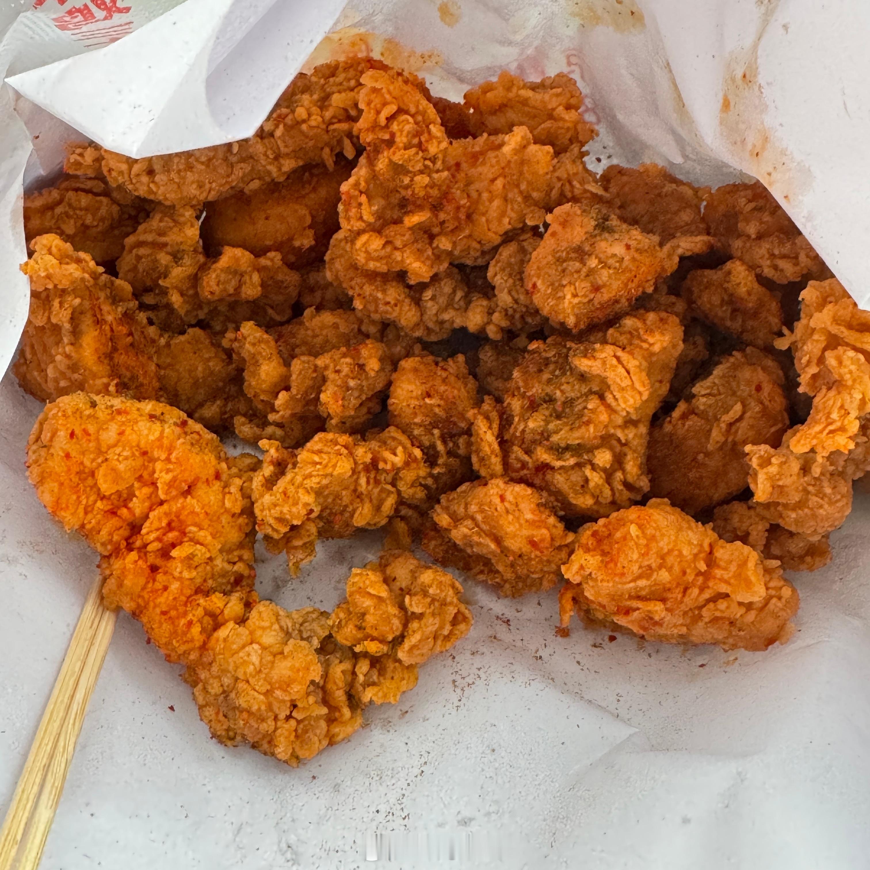 《鸡来》这鸡肉 这大鸡腿儿 这炸鸡皮谁吃？૮₍ᵔ⤙ᵔ ₎ა 