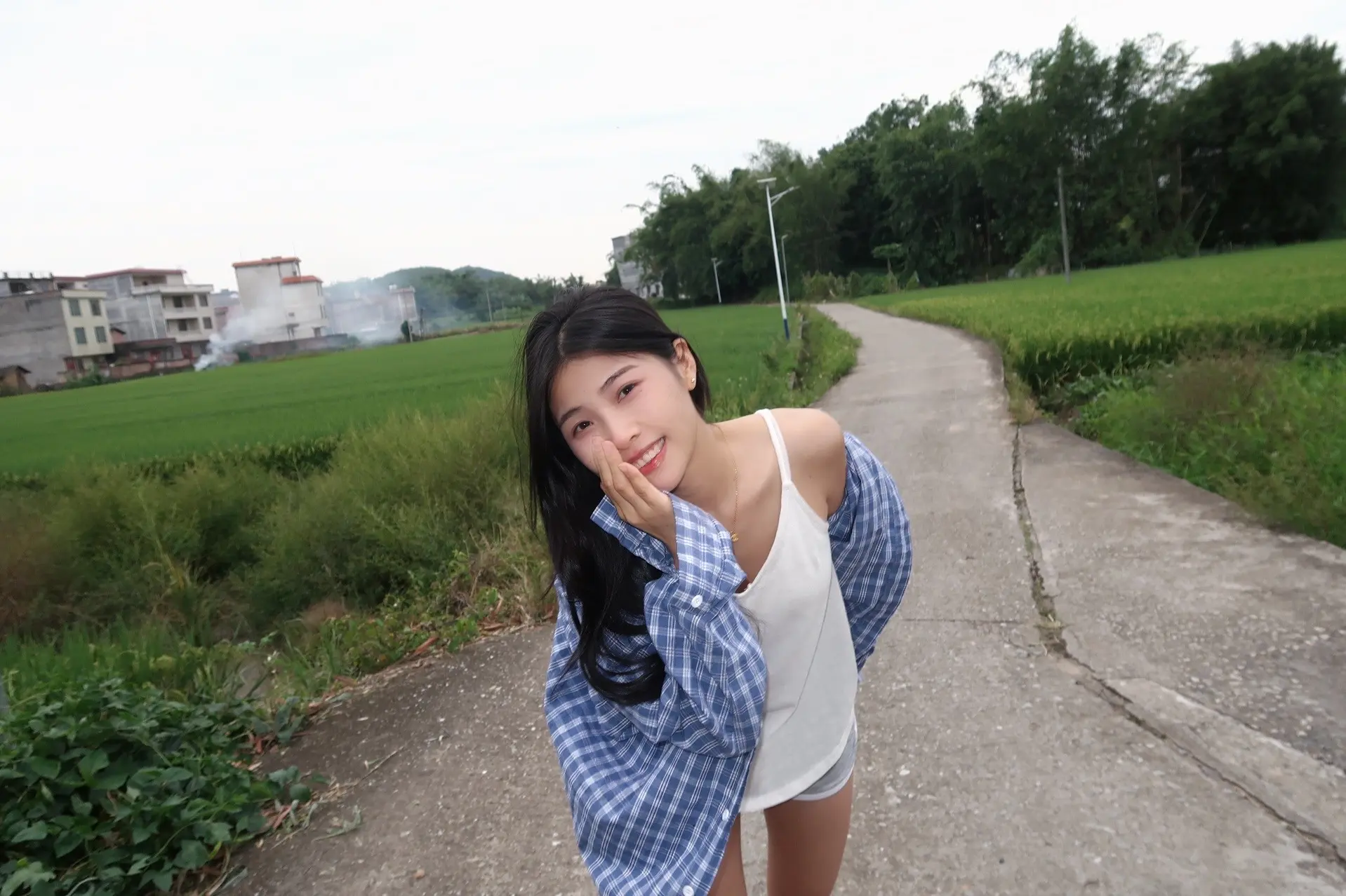 她不再和谁谈论相逢的孤岛