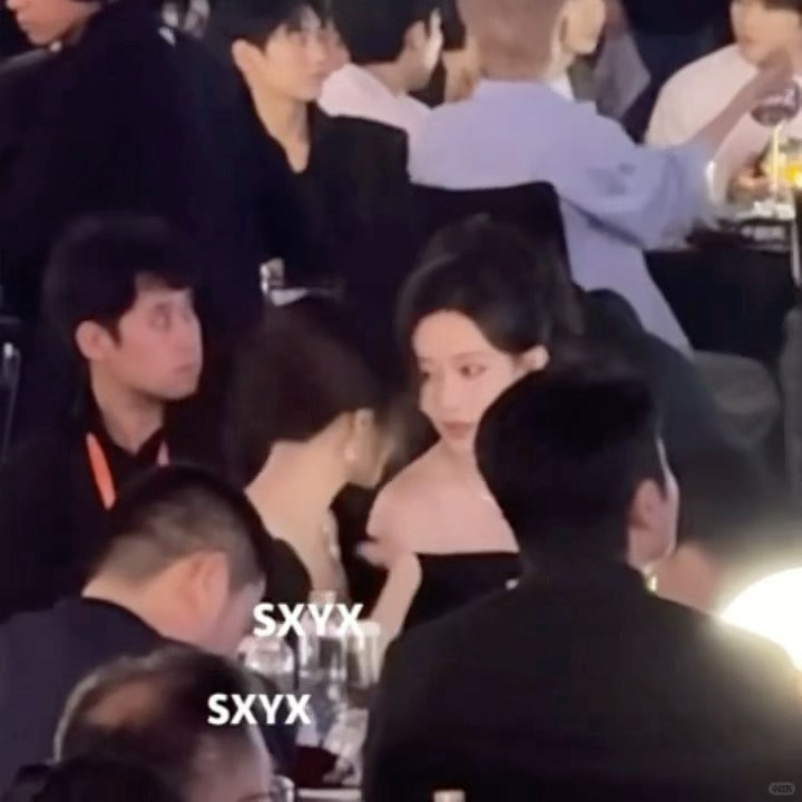 今日🐧外交使臣圆满完成🐧🥝建交任务一晚上下来孟姐嘴的微信步数得有1w了吧尖