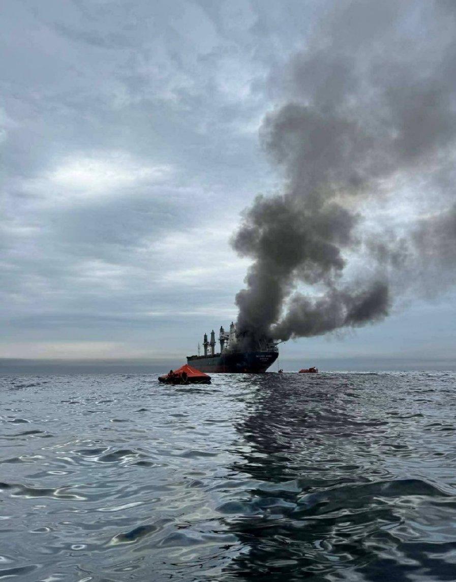 泰国货船被炸了……