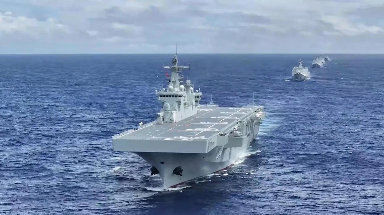 辡评‖中国两栖攻击舰“迭代太快”，这让美海军多么焦虑不安啊？

今年八一建军节，