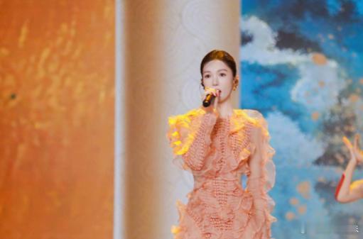 金晨的晚会妆造！ 