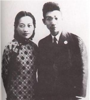 1927年，郁达夫出版了一本名叫《日记九种》的书。书里介绍了他招妓，开钟点房21