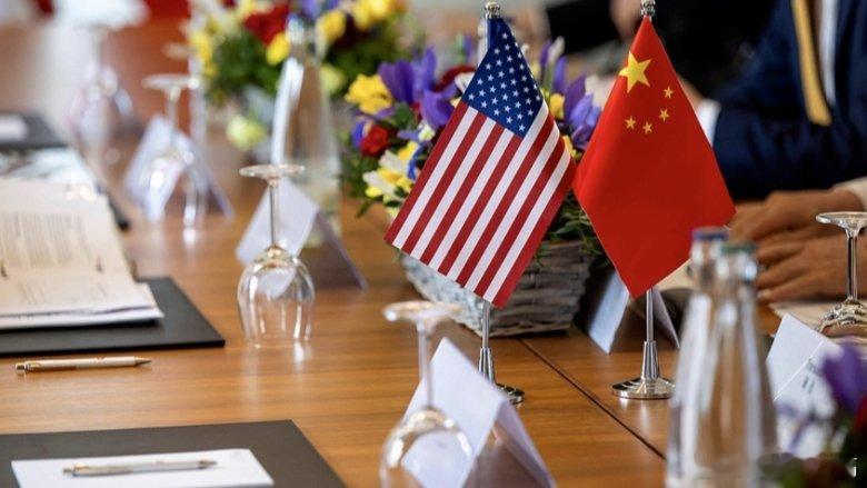 凤凰新闻【人民日报刊发“中美经贸启示录”：中美合，世界安；中美斗，世界忧】以务实