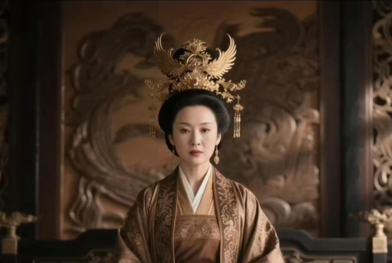 1. 开局：地狱模式
原本出身皇族，父亲涉重案被诛杀。
作为罪臣之女，没入宫中为