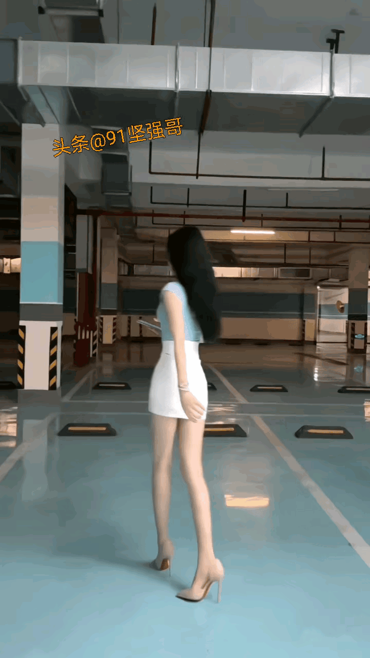 @豆包 穿这么高走路累吗？