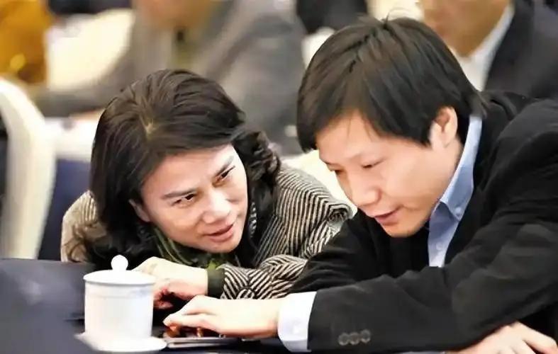 雷军再回应跟董明珠打赌：后悔了！
“2013年我参加央视一个活动，我跟格力的董明