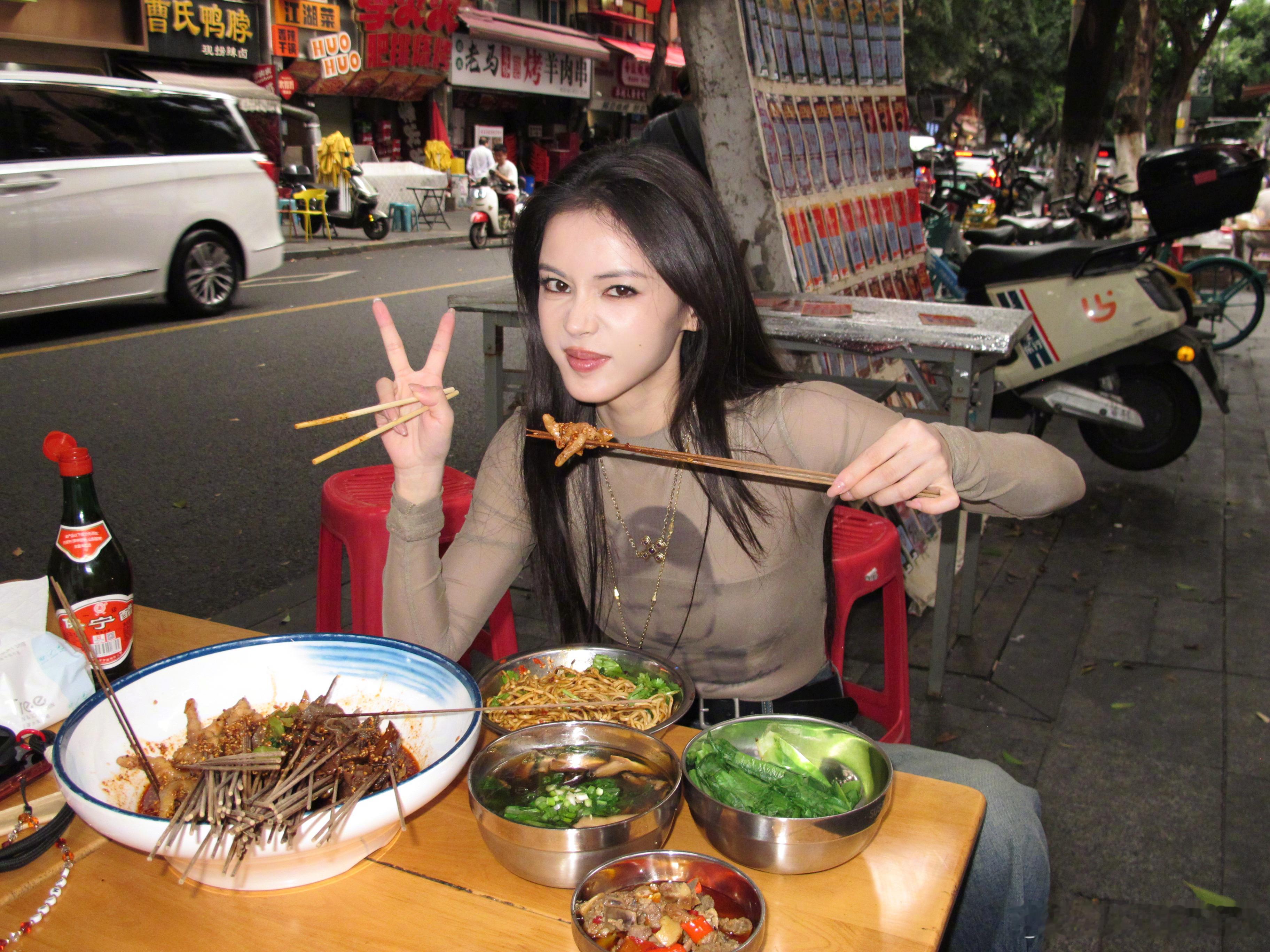 中秋快乐臭宝们！🥮十一休time一起同框赏月 ​​​