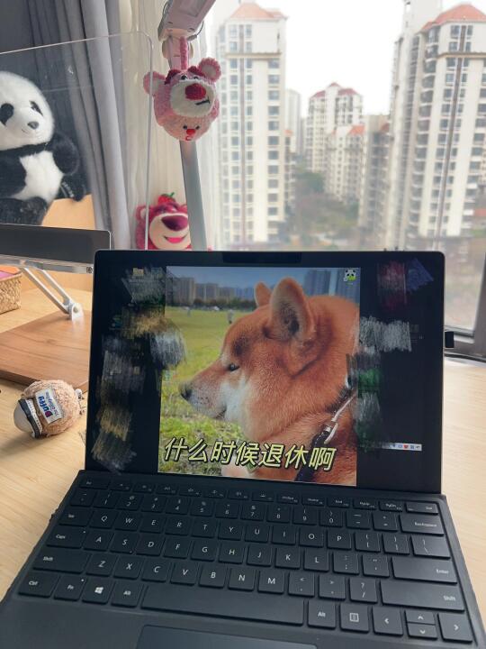 我饭的表情包当桌面也很合适
