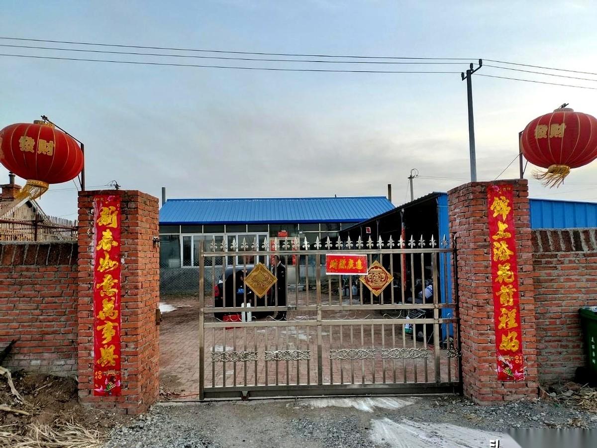 刷到一个青岛大姐的帖子，57岁，讲了件过年的事儿。
就三天，女儿一家三口回来，她