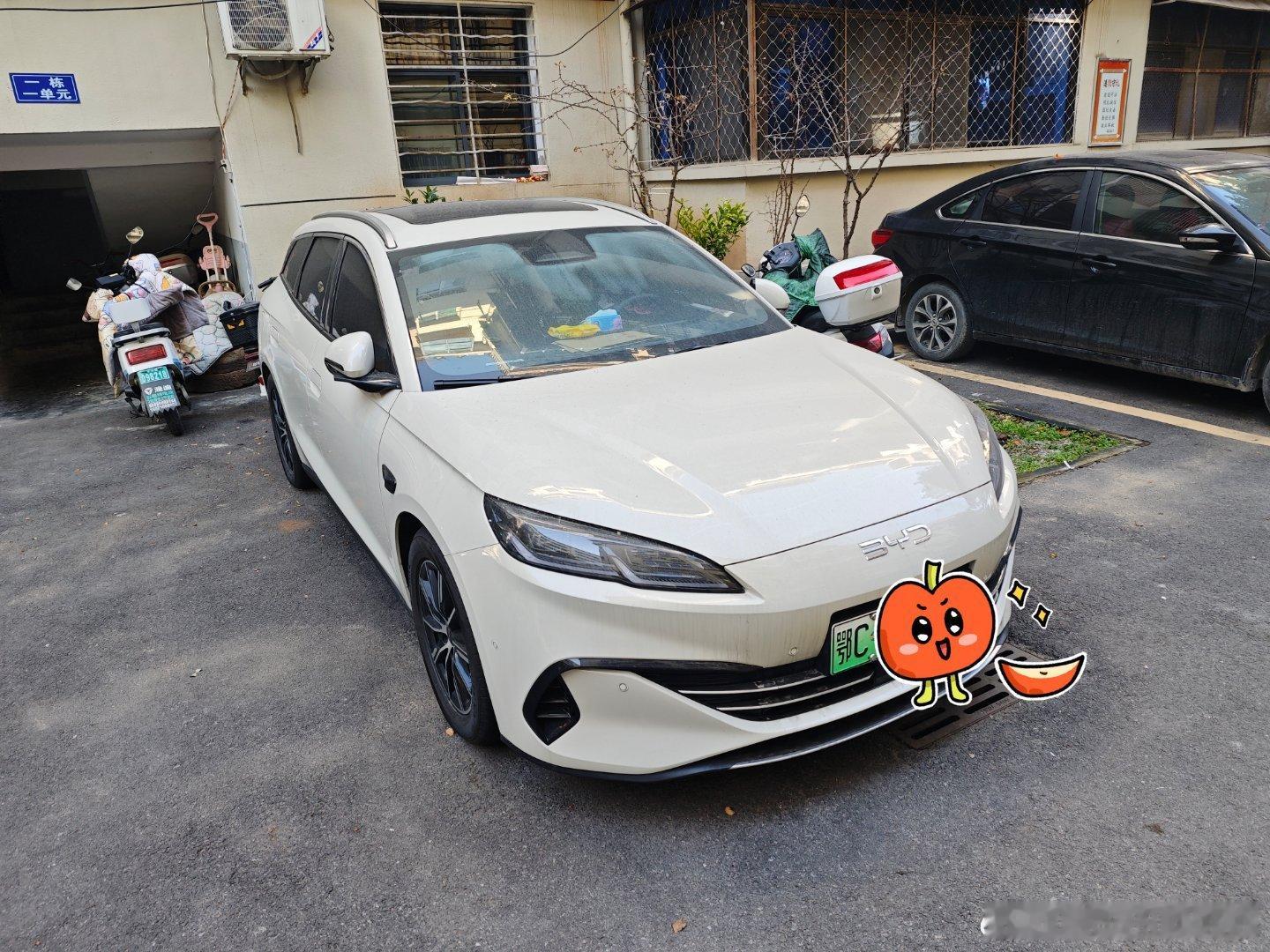 整整一个半月没动车~远看是不是觉得还可以，但实际已经脏的不行了，这就是暖色烟茶