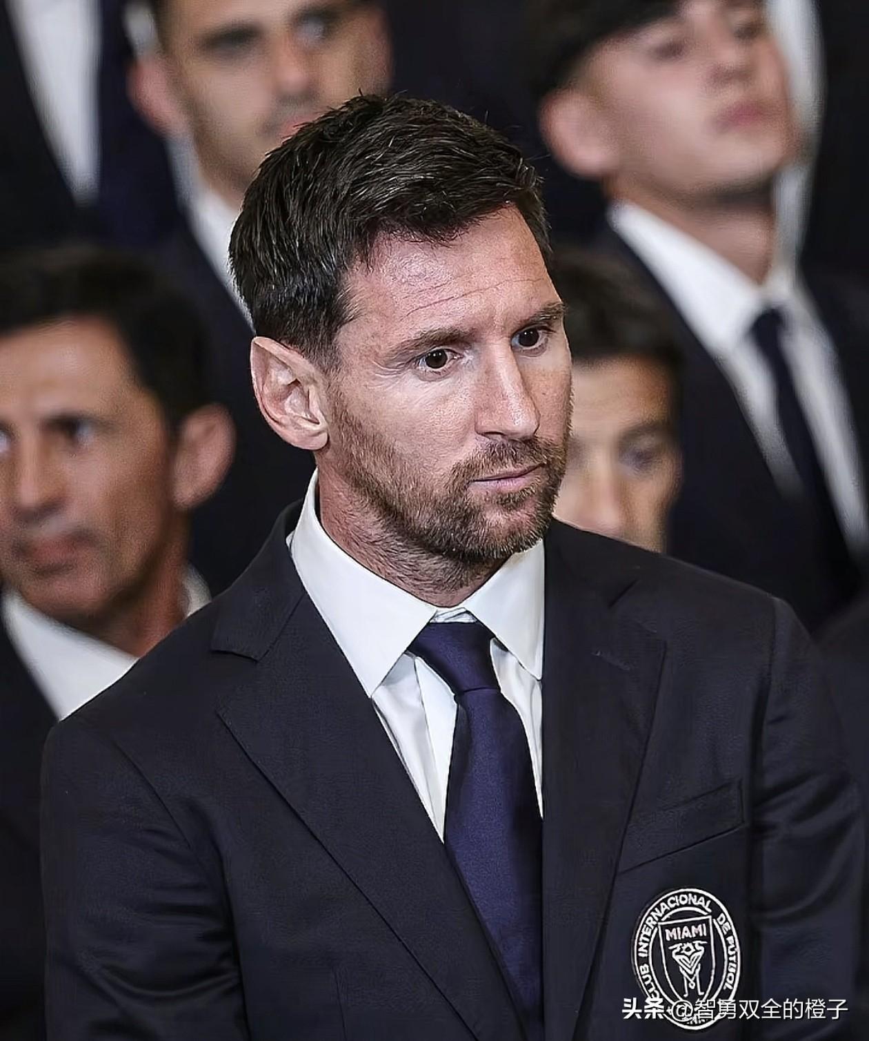 梅西去白宫见特朗普这事，引起了很大的争议，有球迷开始焚烧他的球衣，但我有一个问题