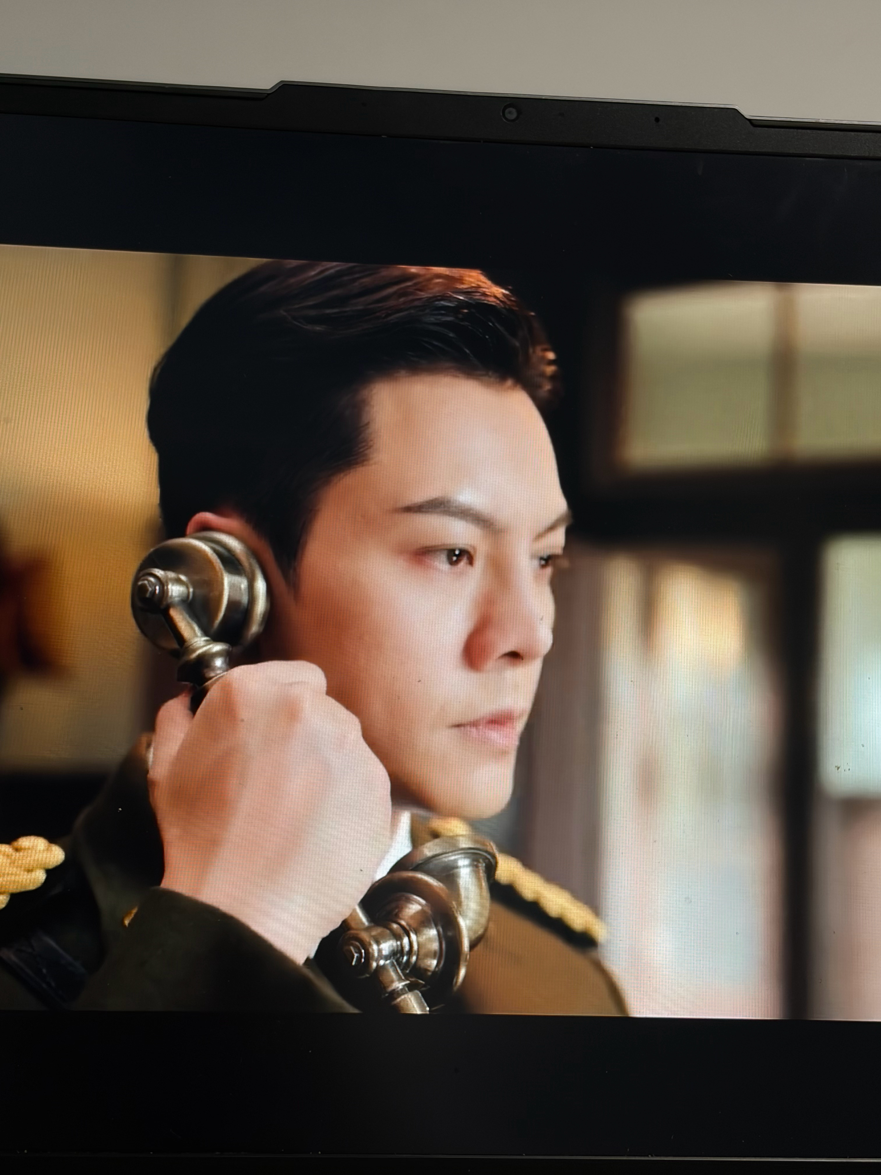 陈伟霆演戏怎么老是咬着牙的感觉 ​​​