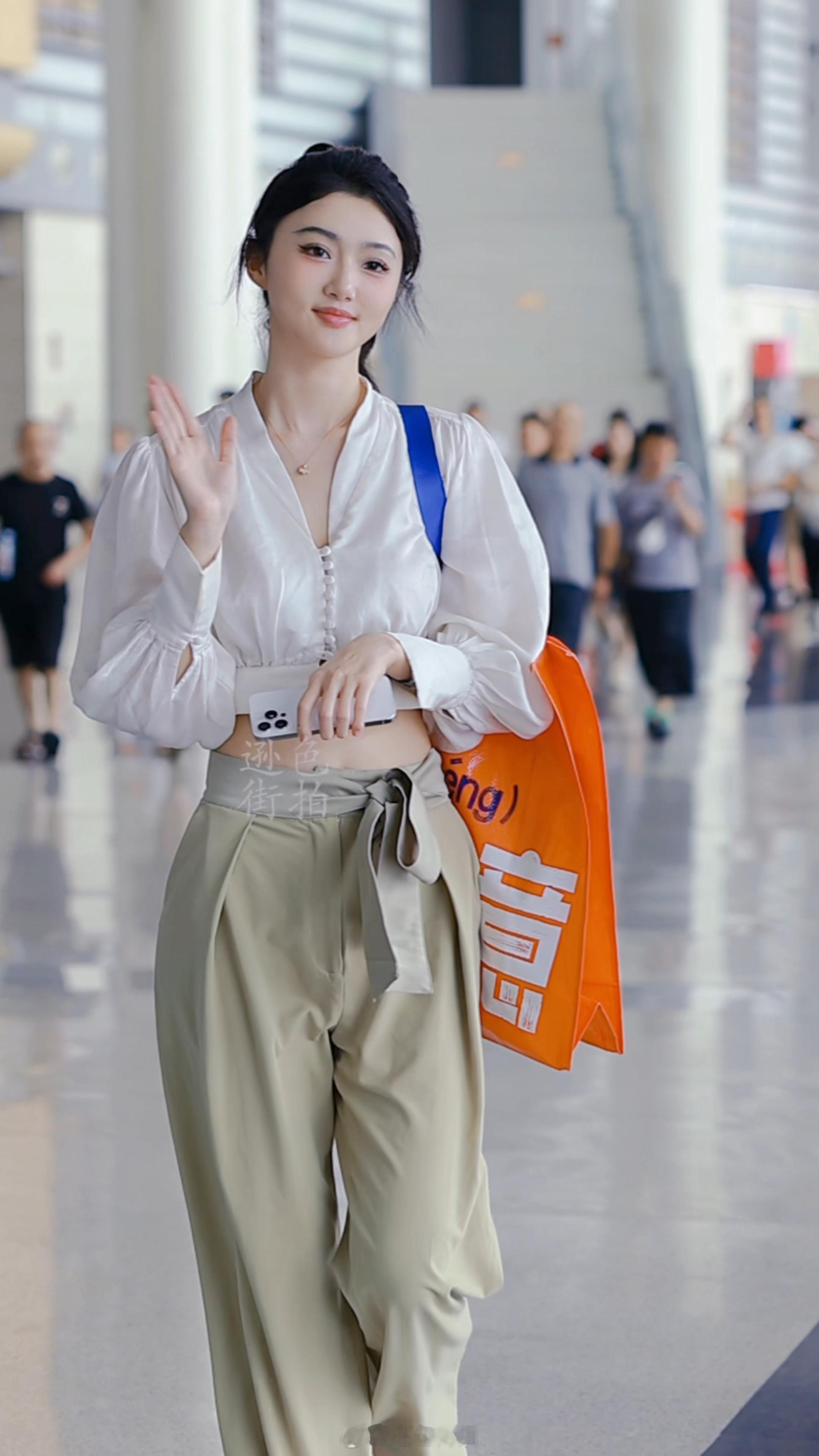 【成都街拍】[心][心][心]丨摄影拍照每日穿搭  ​​​