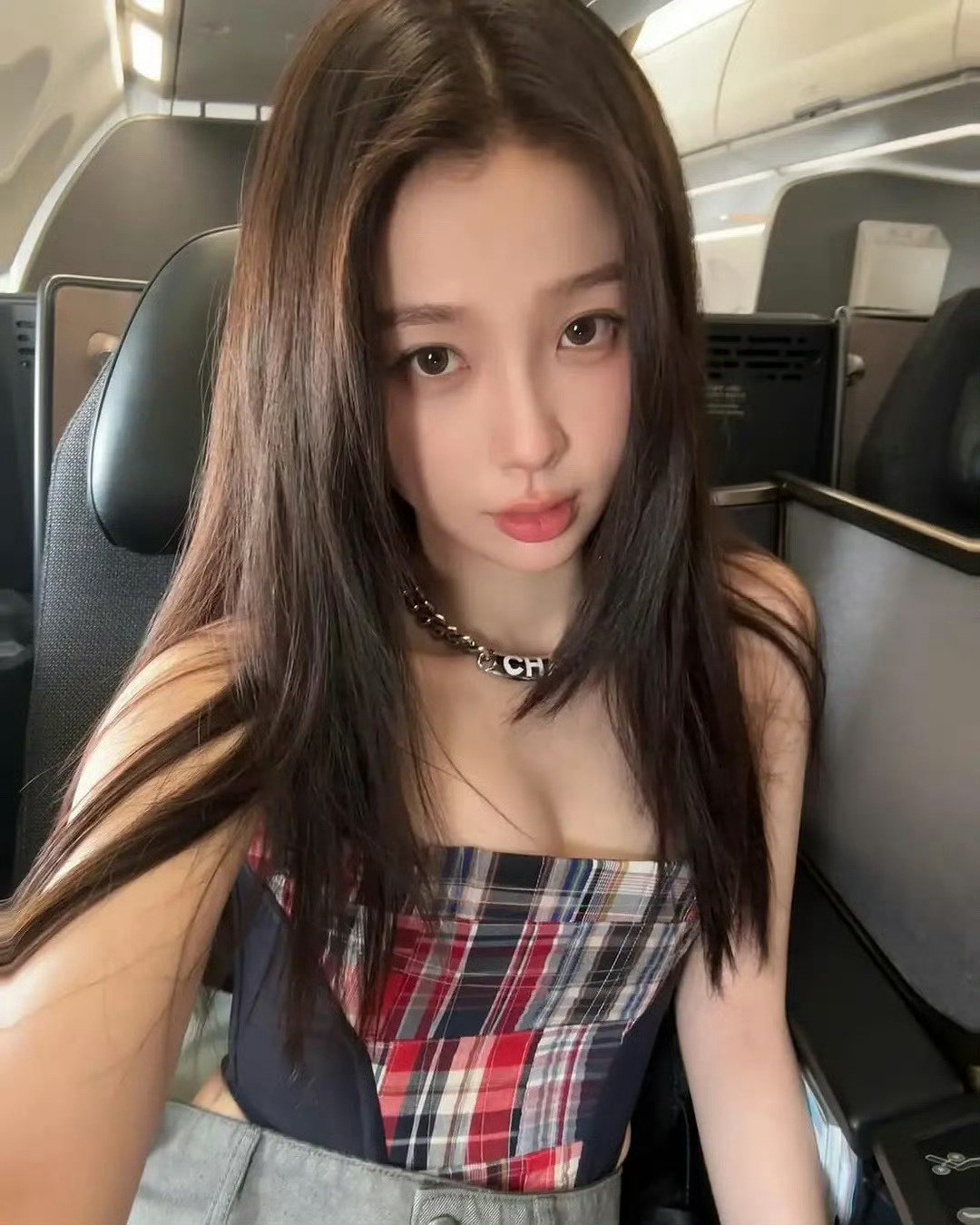 哇塞 捡到两张超绝自拍🤳照 米米嘟虞书欣韩国机场出发 ​ ​​​