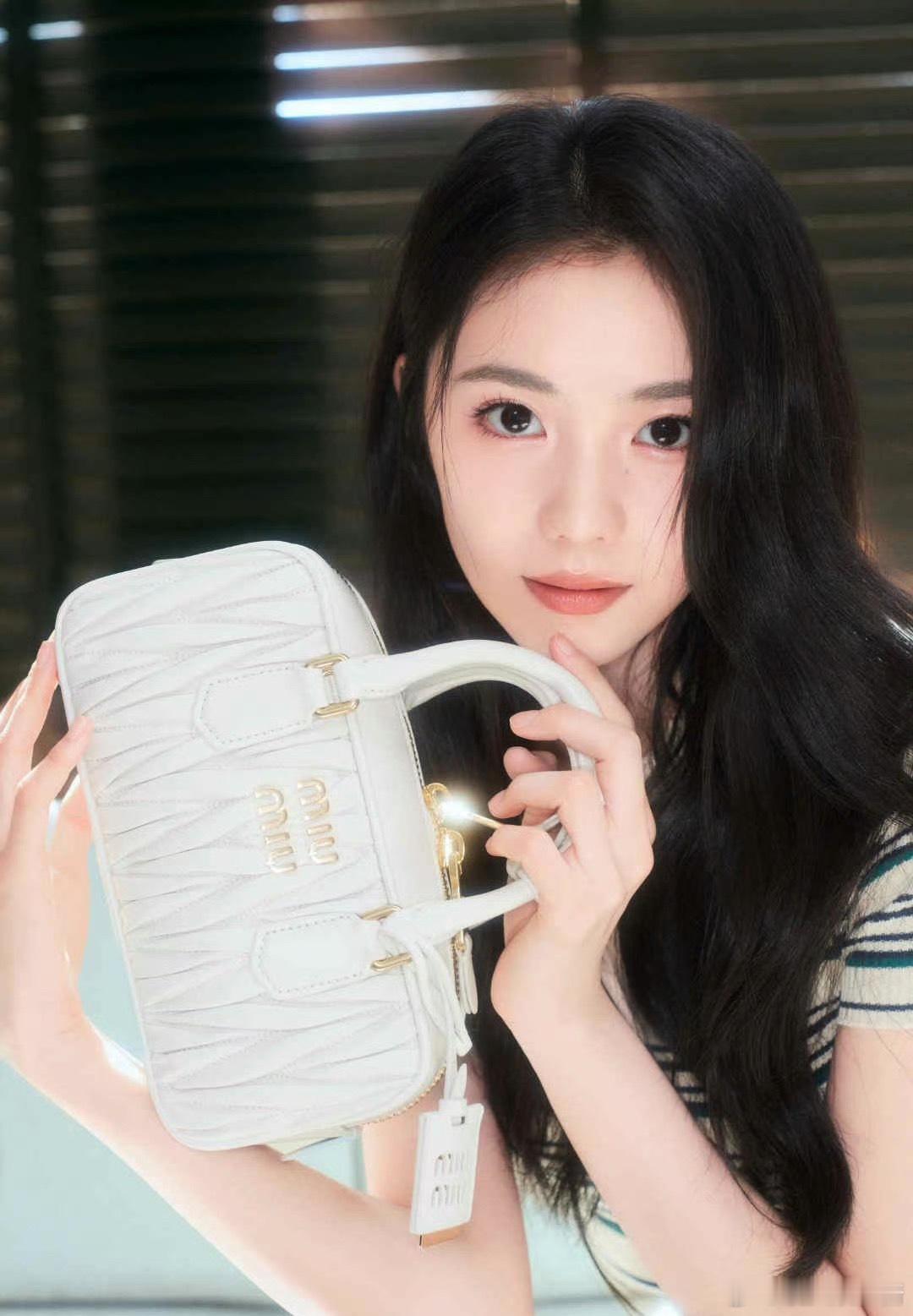 赵今麦、刘浩存、李庚希miumiu物料，谁赢了 